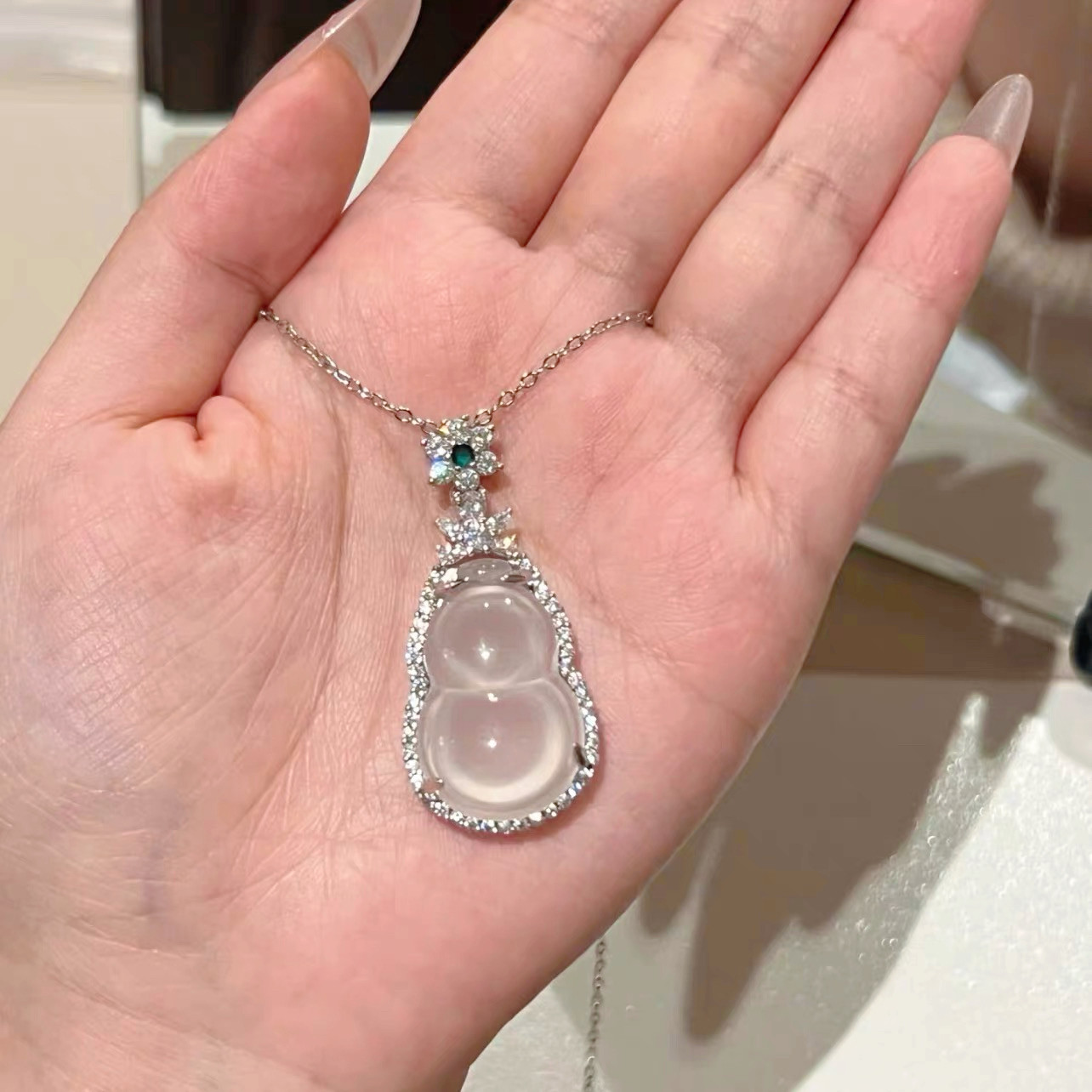 天然白冰玉髓玛瑙s925纯银项链女高级感葫芦吊坠福禄锁骨链送女友