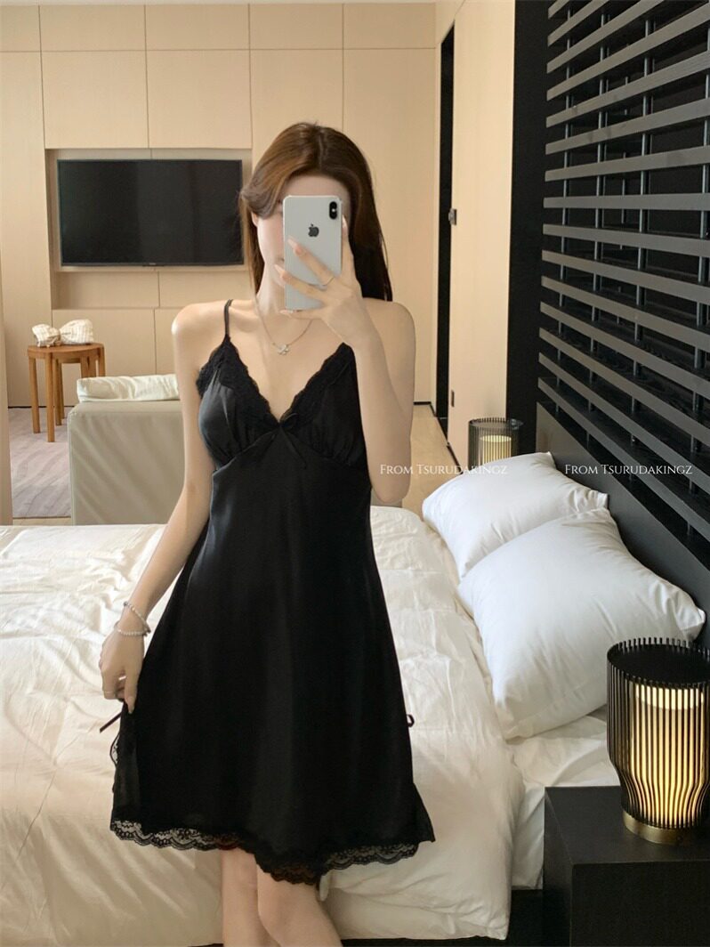 夏季V领蕾丝冰丝带胸垫吊带睡裙