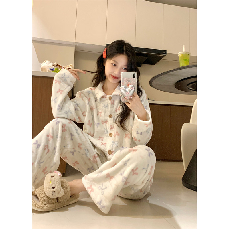 白色蝴蝶结秋冬季珊瑚绒睡衣女