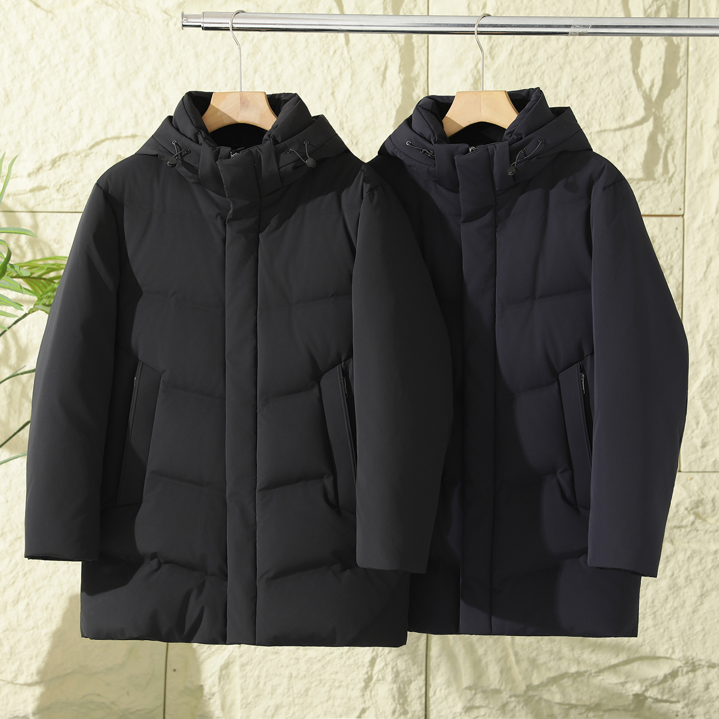 石墨烯发热保暖中长款连帽羽绒服