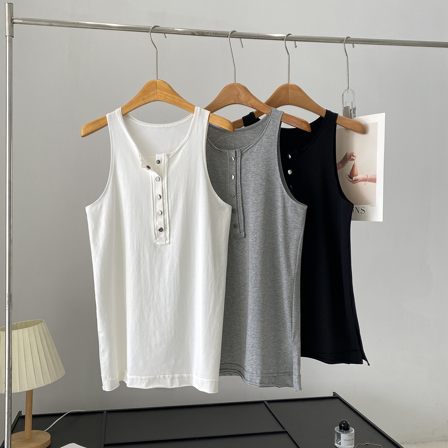 韩系宽松大U领！夏季女纽扣半开领慵懒显瘦纯色大板简约长款背心