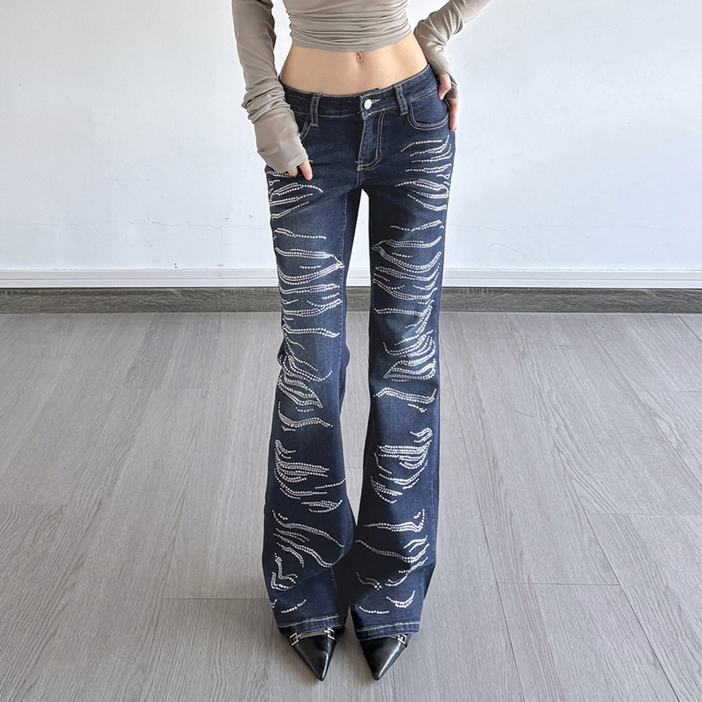 秋季美式街头风烫钻低腰牛仔裤女士微喇长裤low-rise jeans