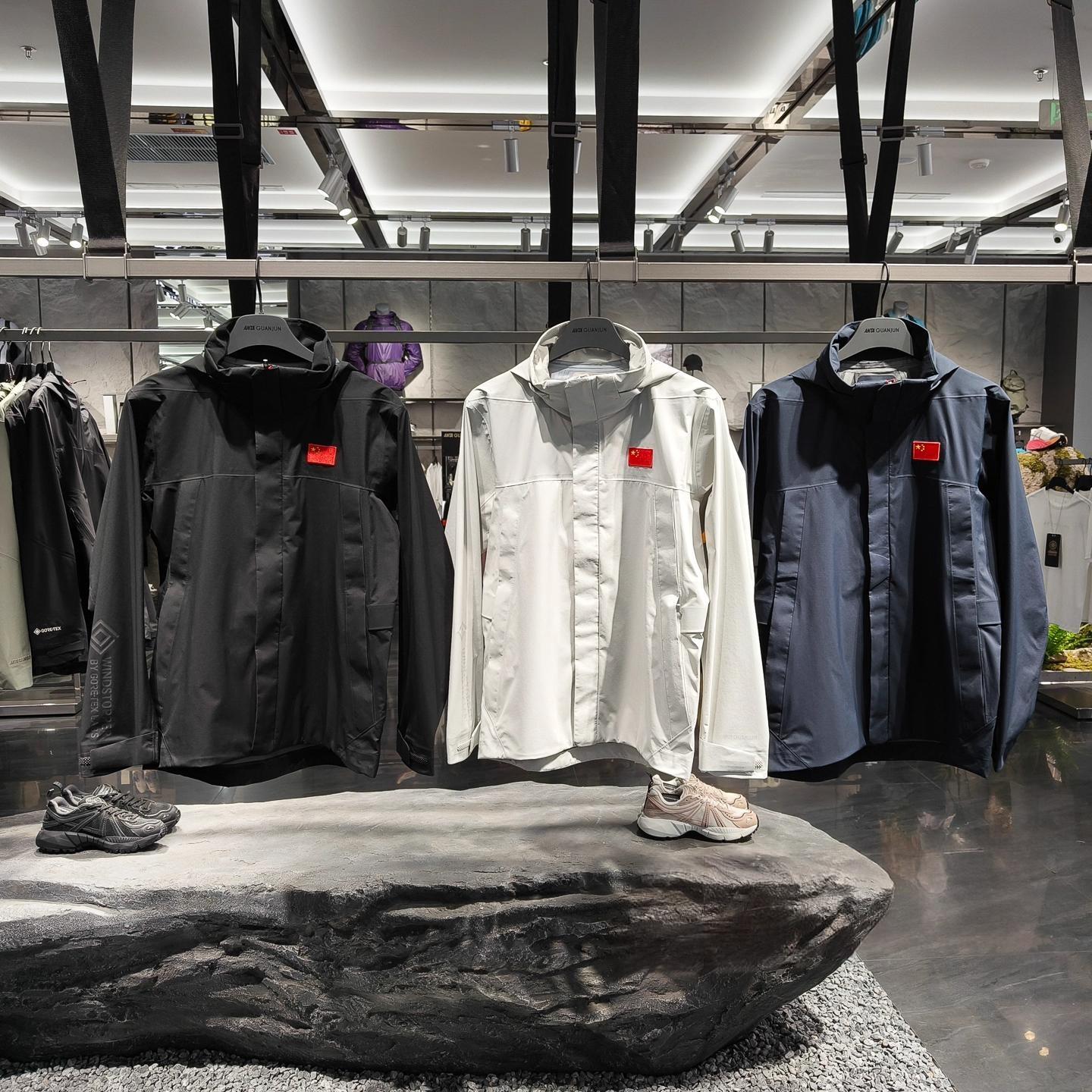 安踏冠军男士GTX白标冲锋衣梭织外套上衣152430619