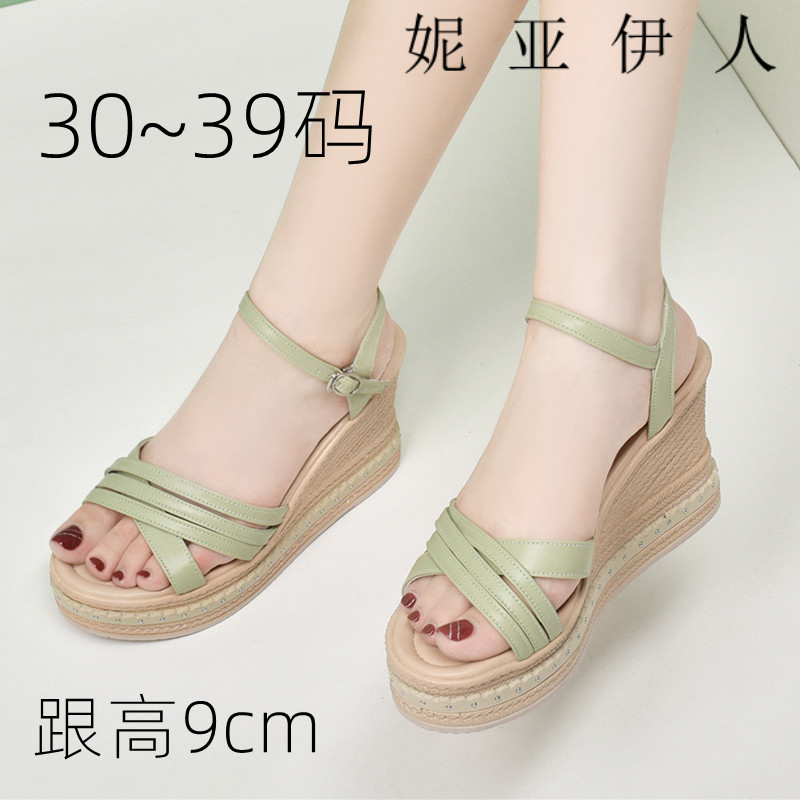 30 31 32小码坡跟小个子增高真皮凉鞋2025夏季新款一字扣带百搭潮