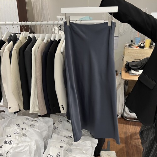 UNDERSTANDING韩国代购㊣女装新品时尚推荐人气长裙缎面长款