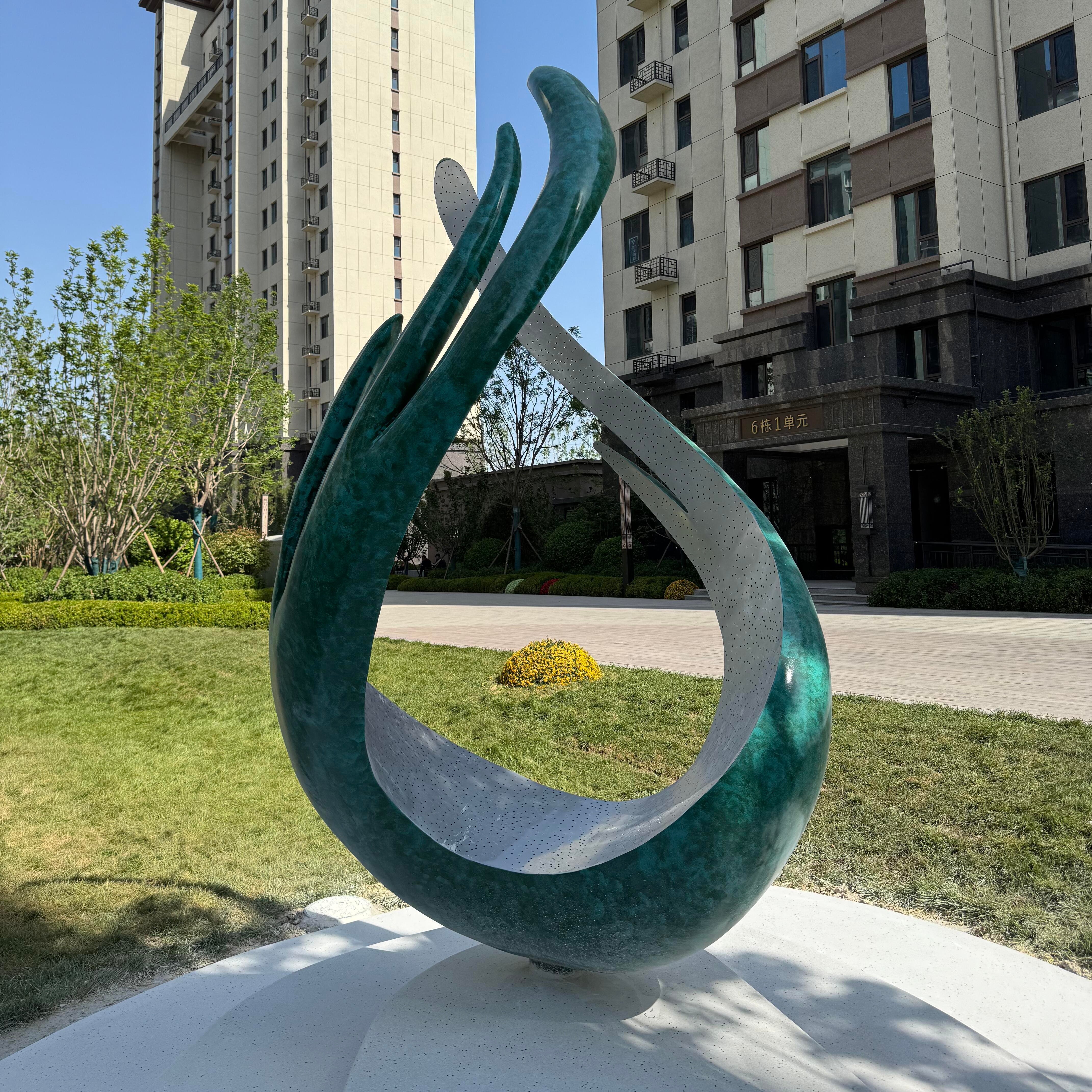 不锈钢玻璃钢户外景观雕塑定制