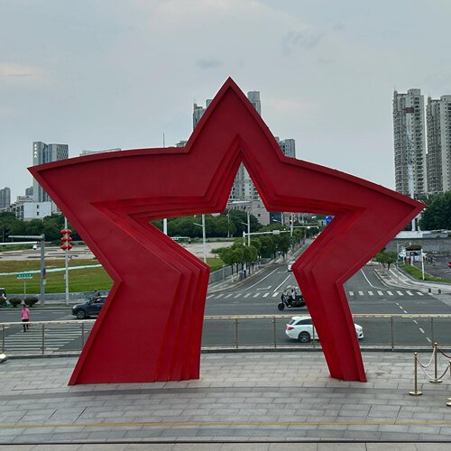 工业风不锈钢玻璃钢户外大型雕塑