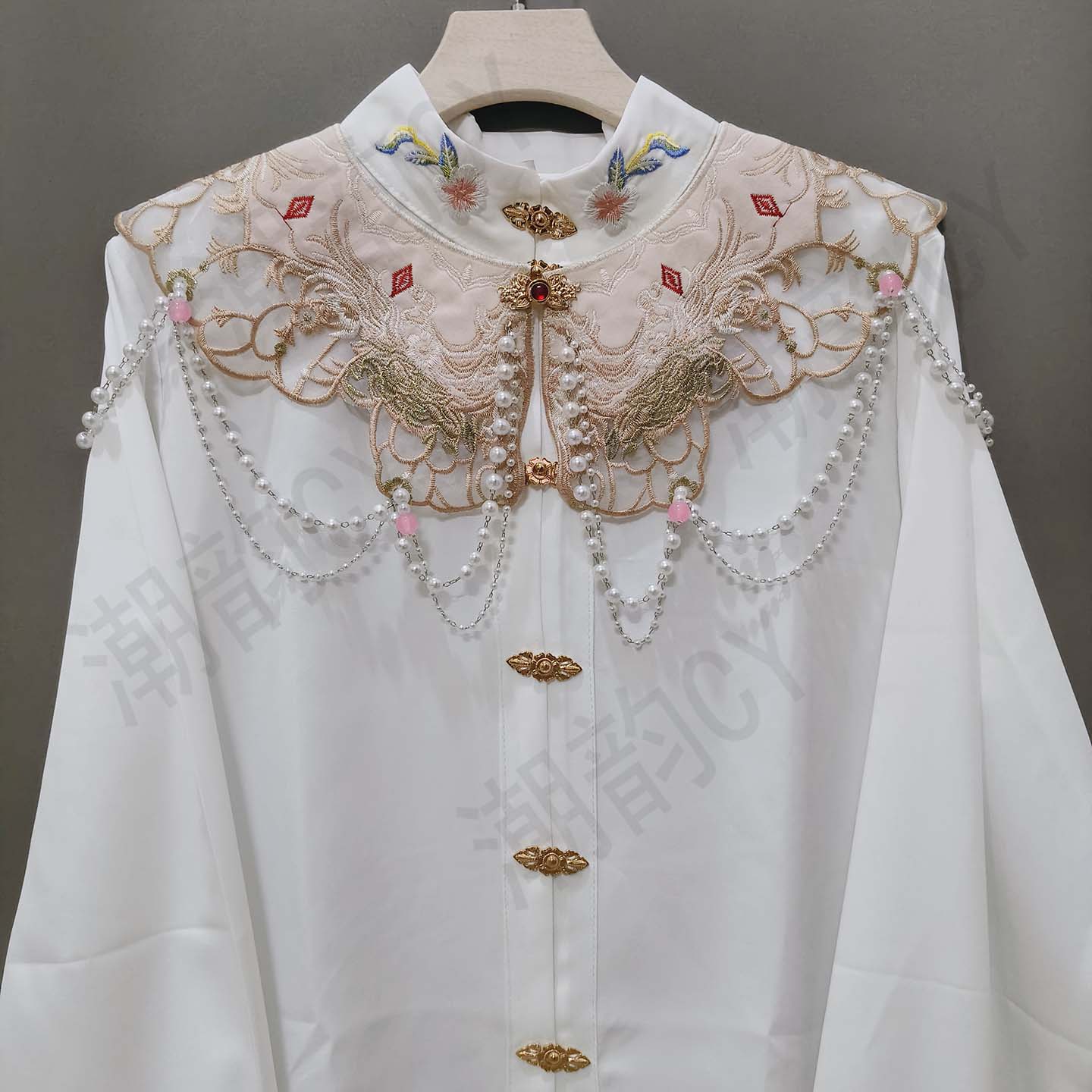 粉色云肩学士服毕业服