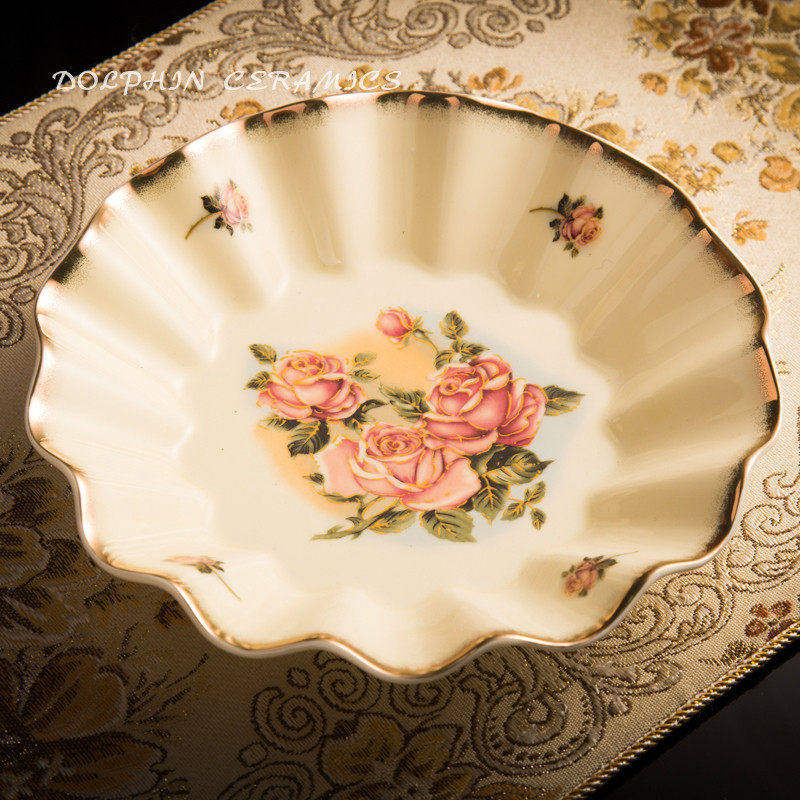 高档陶瓷果盘水果沙拉盘荷口镀金边经典点心盘干果盘创意客厅摆件