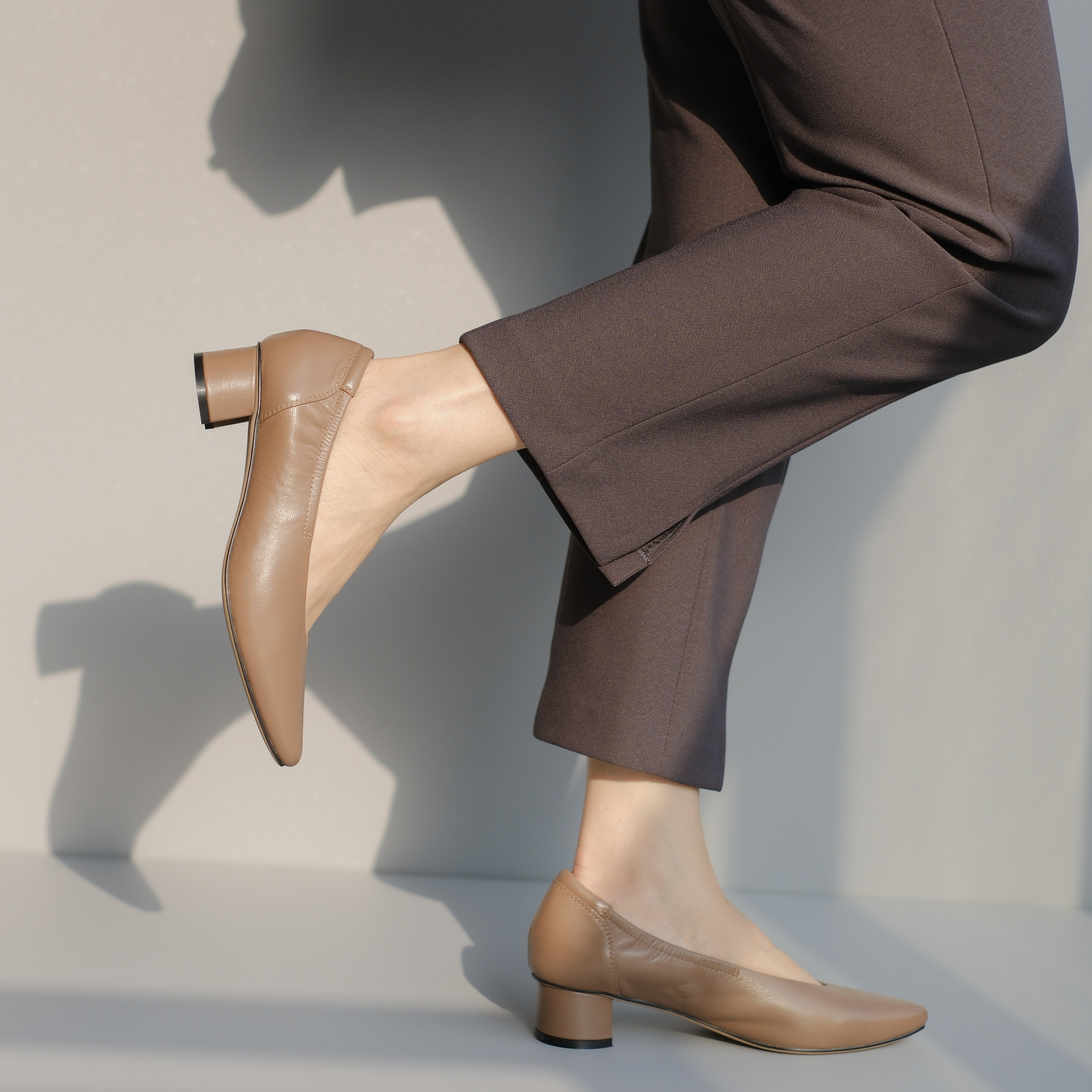 壹家shoes040013全羊皮4公分跟高尖头粗跟奶奶鞋防掉跟气质高跟鞋