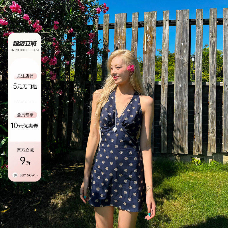 8uioio《梦回西西里》法式深V挂颈洋装女气质收腰a字裙吊带短裙