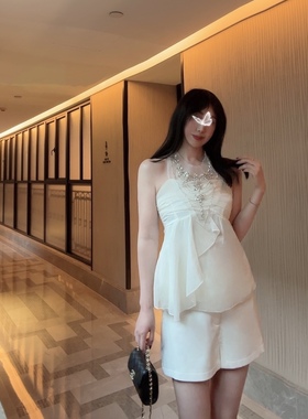 Sin boutique 白桃茉莉 千金感白色挂脖重工镶钻拼接挂脖雪纺衫