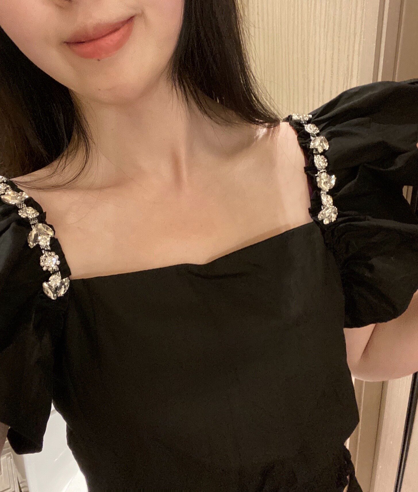 Sin boutique 钻石小飞袖黑色收腰褶皱显瘦精致名媛气质新款上衣