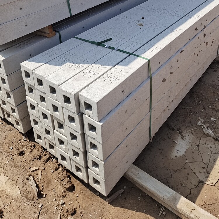 现货供应混凝土水泥构建立柱 高铁路防护栅栏 桥下隔离水泥立柱