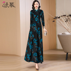 高级植绒提花连衣裙长袖2026春秋新加绒加厚收腰气质减龄大摆长裙