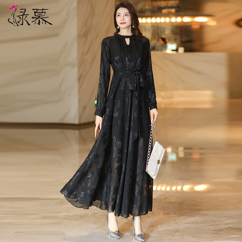 法式轻奢高级感连衣裙2026春夏新款气质遮肉显瘦裙子女提花长裙