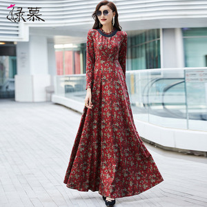 红色小碎花连衣裙女2026春秋新款复古气质修身减龄过膝大摆长裙子