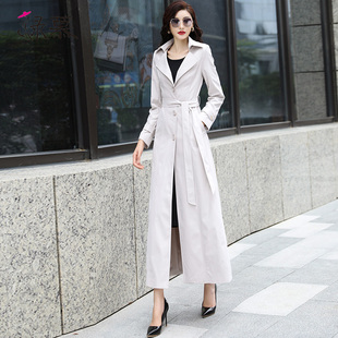 今年流行风衣女2026春春秋新款米白色气质修身显瘦长款时尚外套