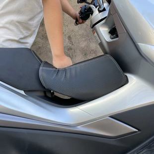 适用2024款豪爵UHR150小坐垫 宝宝座椅 儿童坐包 油箱卡垫 座包