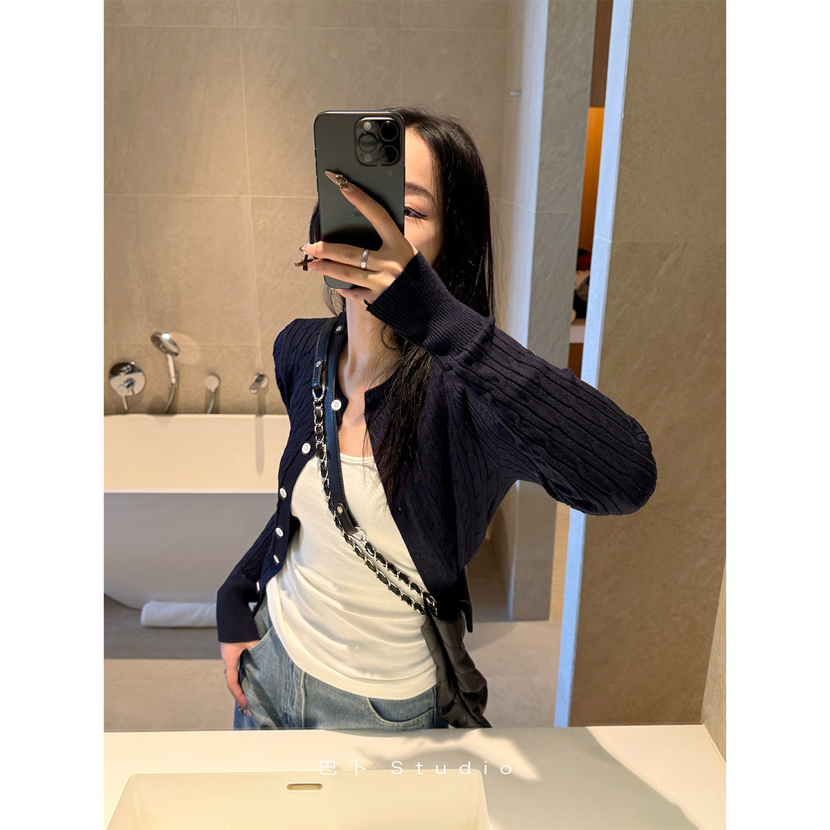 巴卜Studio 藏青色圆领麻花针织开衫女春季新款显白百搭宽松上衣