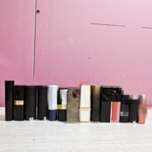 看好介绍在拍 清一批大牌口红唇釉 每款 瑕疵 仅1 2支