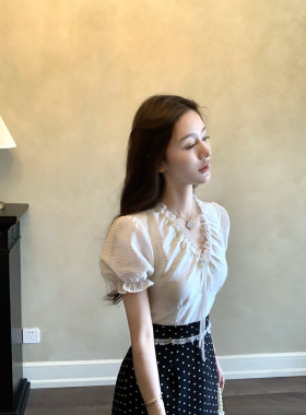 桃可了《白梦少女》版型超好 蝴蝶结假两件泡泡袖v领波点连衣裙女