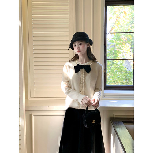 桃可了 杏仁甜契 棉质花边围绕米色甜美百搭羊毛衫针织毛衣女冬