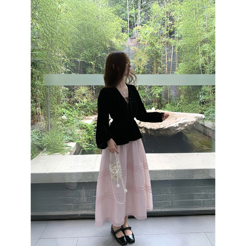 桃可了 丝绒蝴蝶 V领丝绒收腰法式细带上衣女秋百搭套头收腰外套