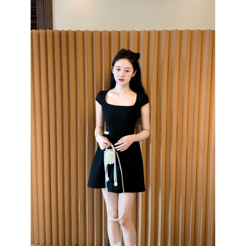 【清仓福利 限时7折】桃可了◆《珠宝盒伴手礼》显瘦小黑裙