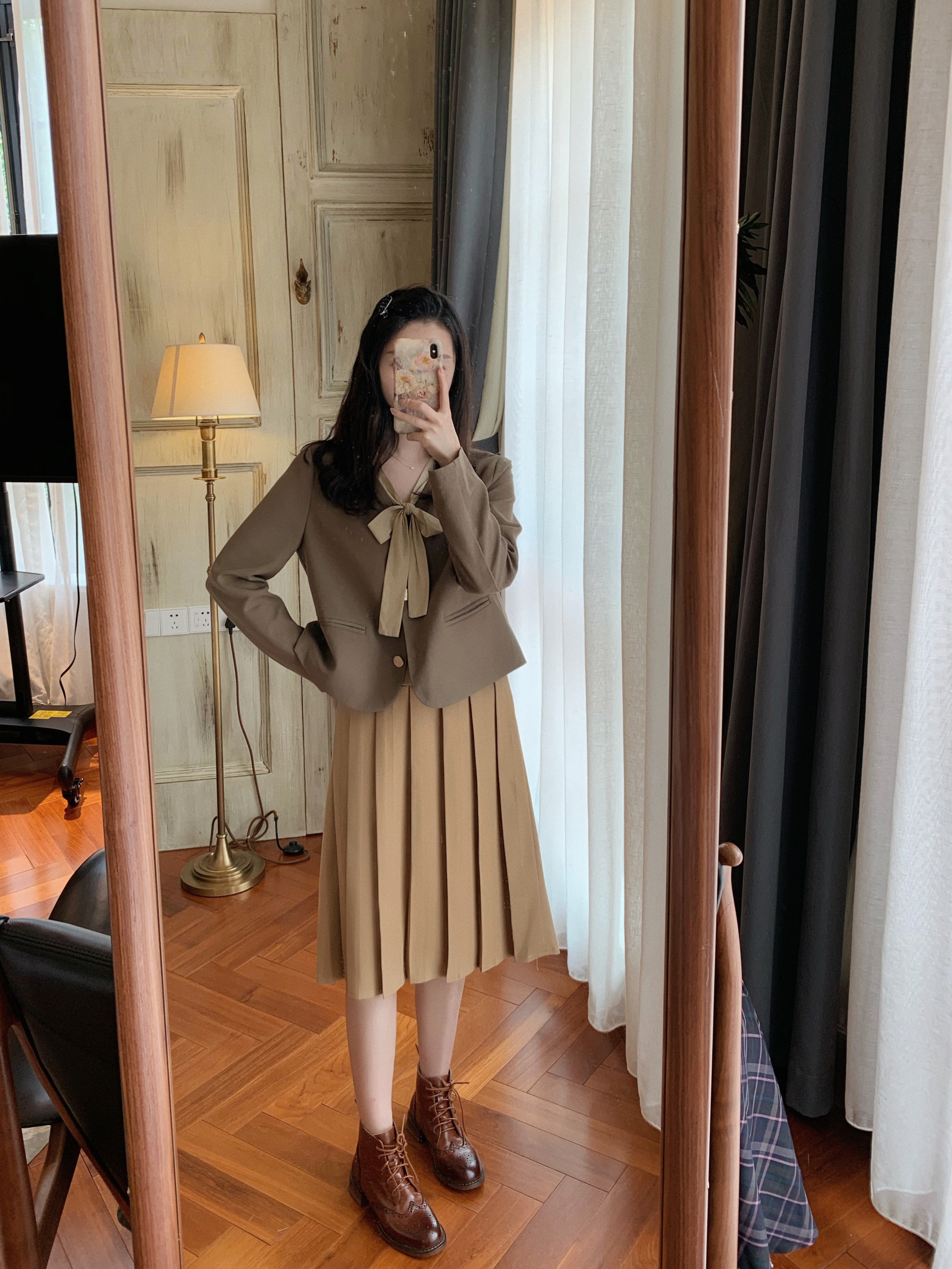 【清仓福利 限时7折】《池泽》套装学院卡其色西装外套女两件套,女装/女士精品,时尚套装,淘宝优惠券,粉丝福利购,淘宝优惠卷