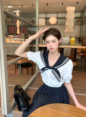 桃可了《小方巾》学院风减龄可爱气质海军领上衣+蓝色半裙两件套