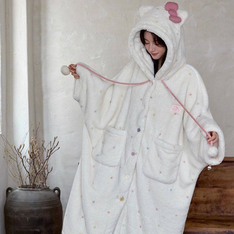 黛梦思斗篷款睡袍女秋冬季加厚保暖珊瑚绒家居服宽松大码连帽睡衣
