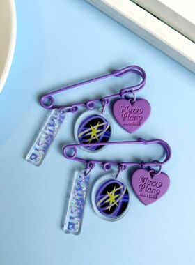 现货KATSEYE 亚克力胸针挂件 别针 饰品 kpop应援周边校园礼物ins