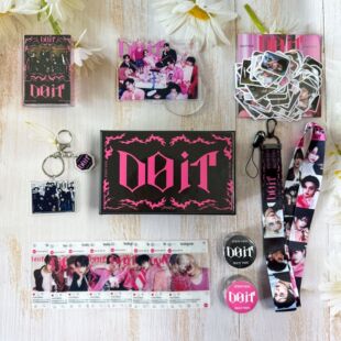 StrayKids礼盒 迷你专DO IT周边钥匙扣贴纸小卡挂绳套装KPOP礼物