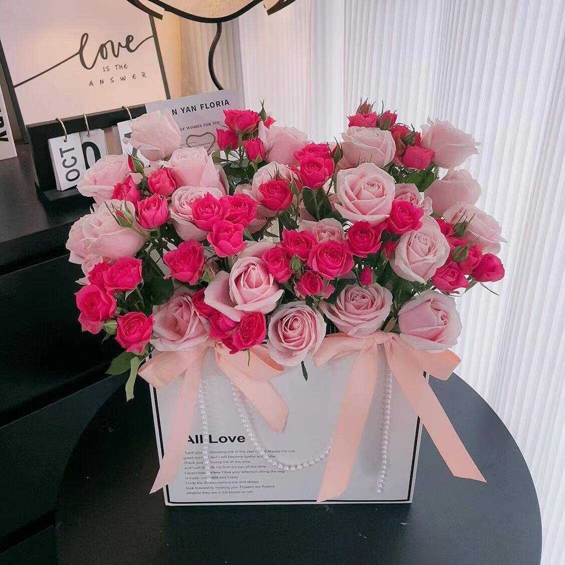 粉红雪山苏菲泡泡混搭基地水养花直发百合同城速递送人礼物情人节