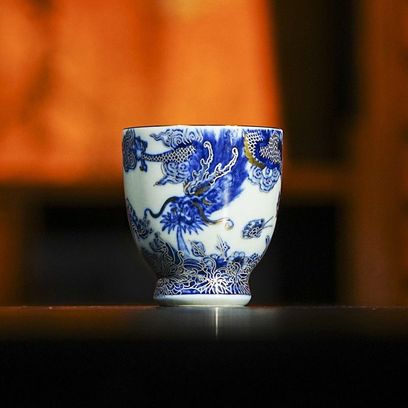 覆银鱼化龙纳福品茗杯青花龙纹功茶杯