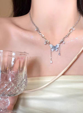 钛钢冰晶渐变珍珠蝴蝶锁骨链