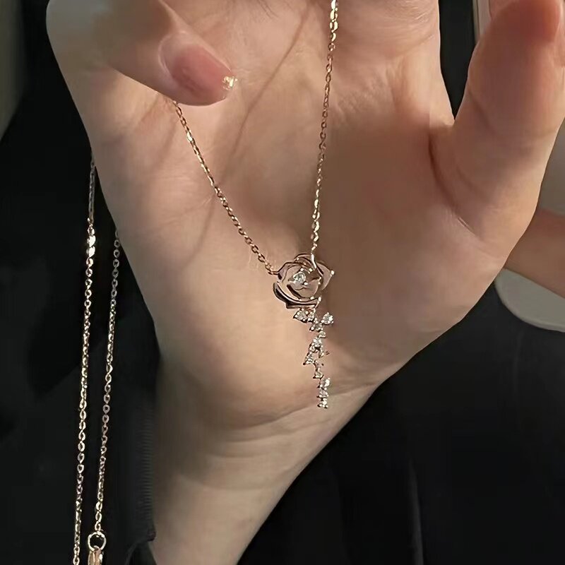 s925纯银轻奢简约潮花朵项饰