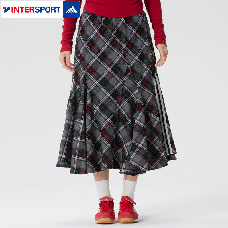 阿迪达斯三叶草裙子女2026春季新款运动裙女摩登格纹半身裙KT6381