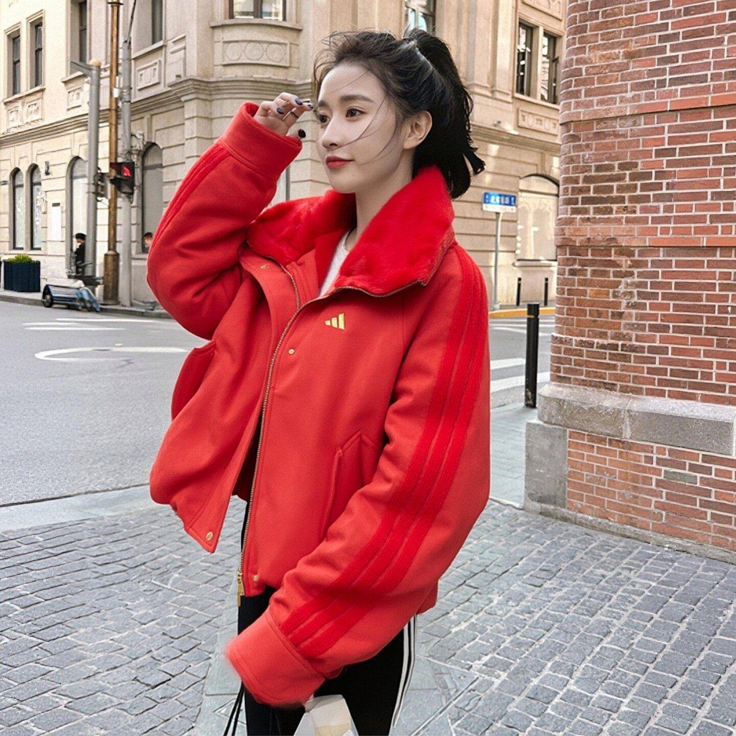 adidas阿迪达斯马年红色新年款毛绒高领外套女装保暖夹克KH2661,运动服/休闲服装,运动茄克/外套,淘宝优惠券,粉丝福利购,淘宝优惠卷