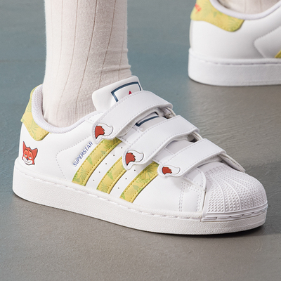 阿迪达斯小童鞋男童冬季新款运动鞋低帮舒适板鞋儿童休闲鞋JQ1334