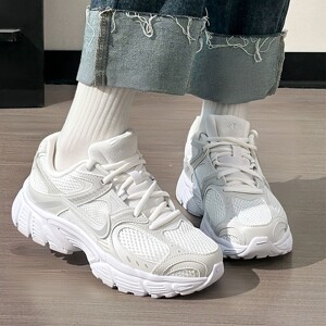 NIKE耐克女鞋2026春季新款V5 RNR运动鞋休闲鞋老爹鞋小白鞋HQ7901