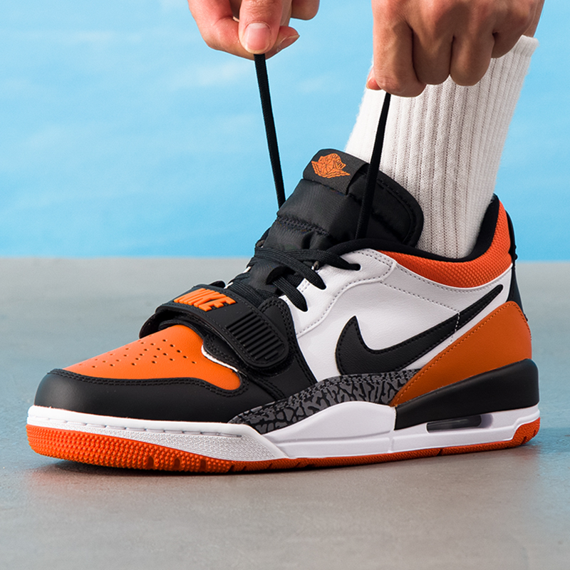 NIKE耐克男鞋 2025冬季新款AJ312气垫运动鞋缓震休闲鞋板鞋CD7069