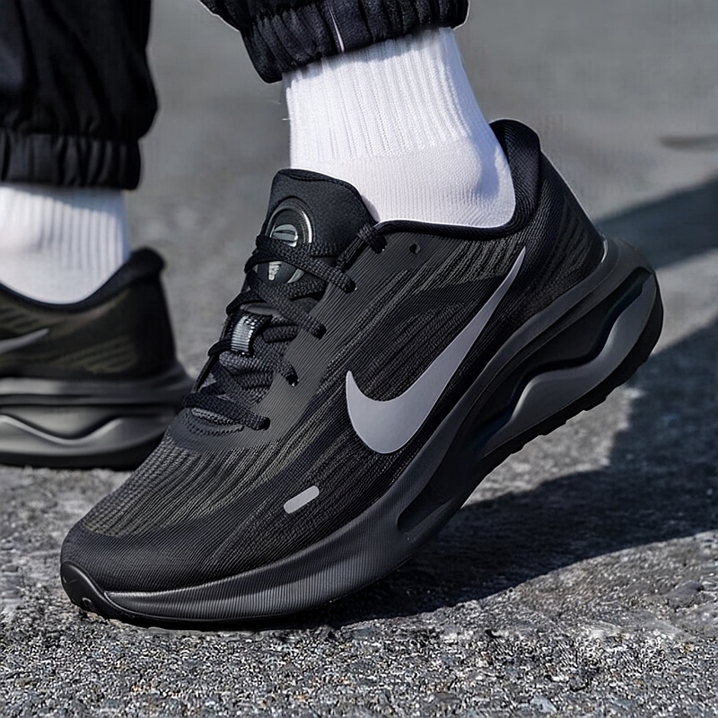 耐克男鞋官方旗舰店2025冬季运动鞋JOURNEY RUN缓震黑武士跑步鞋