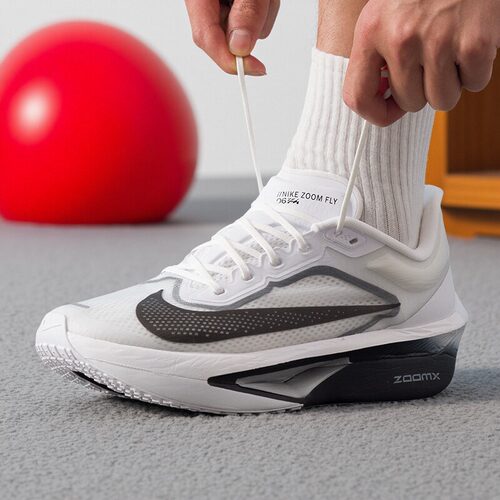耐克NIKE男鞋2026夏季新款运动鞋ZOOMFLY6公路碳板缓震透气跑步鞋
