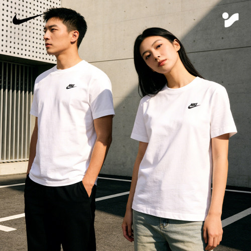 纯色风格，罗纹领口，刺绣logo