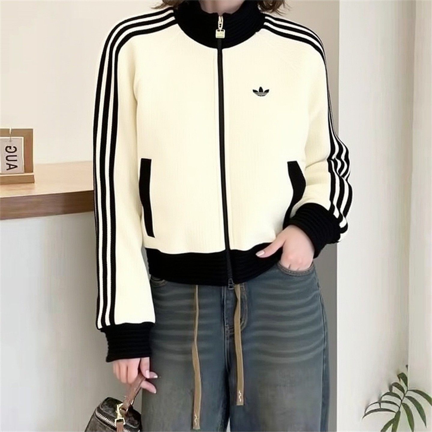 阿迪达斯三叶草外套女2026春季新款三条纹宽松加厚立领夹克运动服,运动服/休闲服装,运动茄克/外套,淘宝优惠券,粉丝福利购,淘宝优惠卷