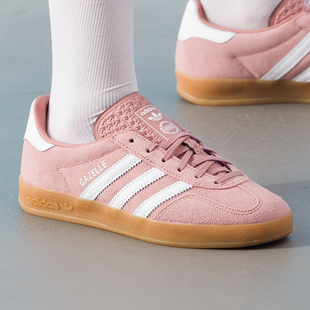 阿迪达斯三叶草女鞋GAZELLE INDOOR W复古低帮运动休闲板鞋JS1397