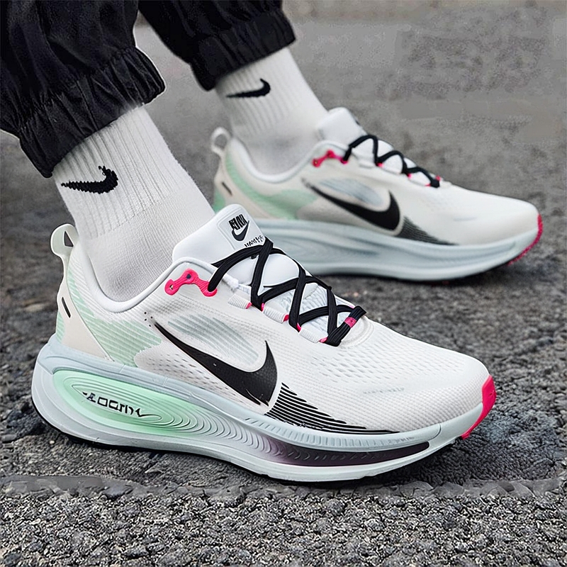 耐克NIKE VOMERO 18男鞋2025冬季新款ZoomX气垫减震跑步鞋IM6676