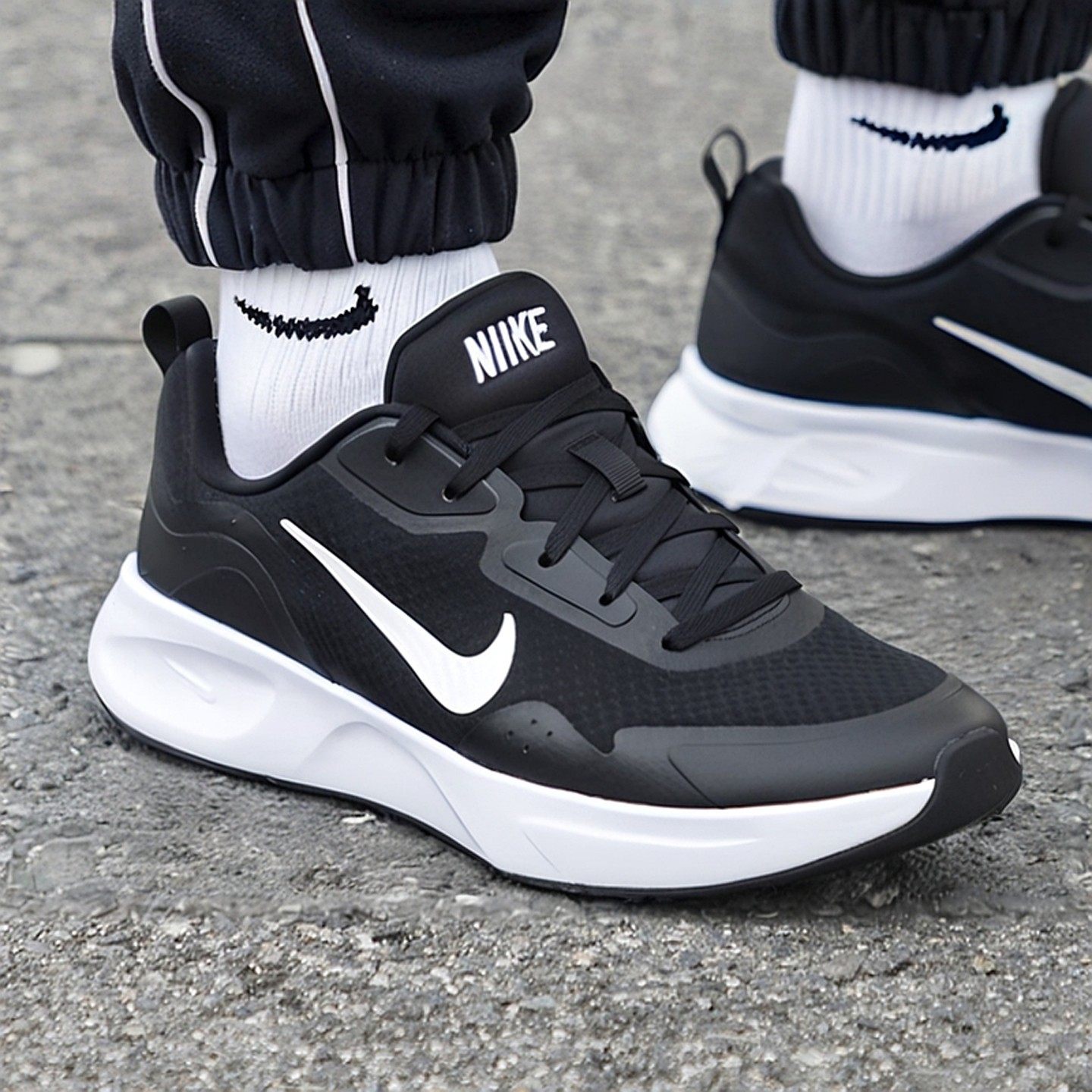 Nike耐克运动鞋鞋子跑鞋男鞋软底轻便网鞋鞋男士黑白色透气跑步鞋